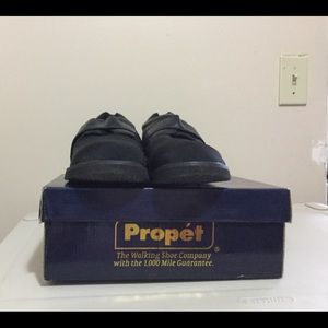 New Propet Pedwalker 3